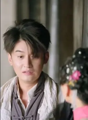 《我有一扇奇迹双穿门》：跨时空倒爷的暴富人生，看主角如何玩转物资，狂赚三亿！